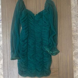 Elegant Dark Green Long-Sleeve Dress